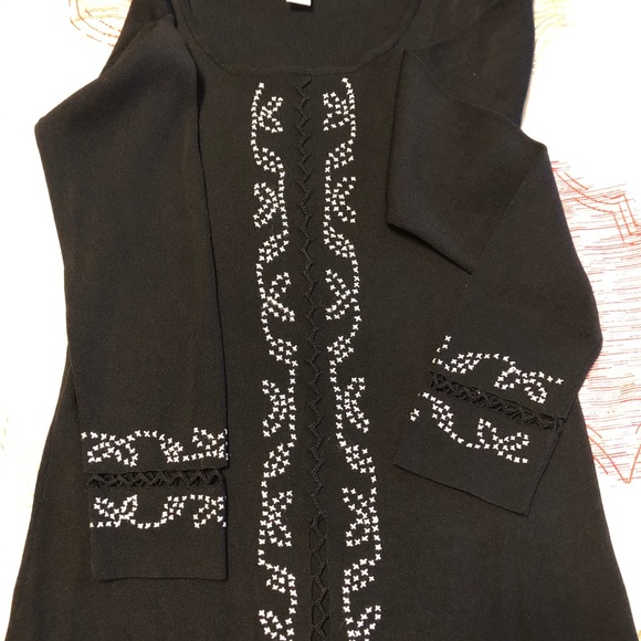 Top - Picture 2 of 3